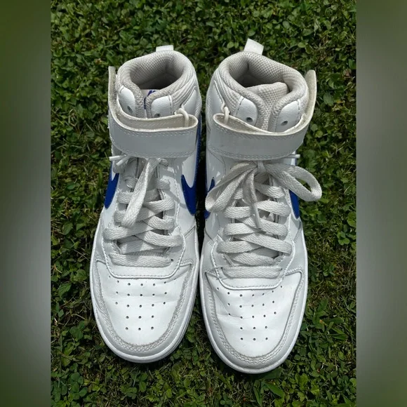 Nike Youth size 5.5Y Big Kid Court Borough Mid 2 Blue & White High Top Sneakers - Picture 2 of 9